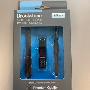 BROOKSTONE GROOMING TOOLS